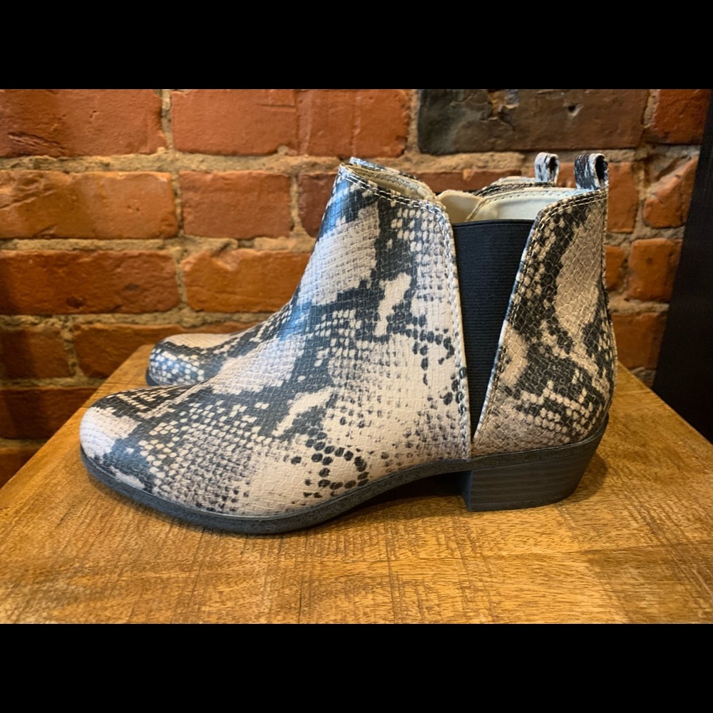 Bootie - Picture 3 of 6